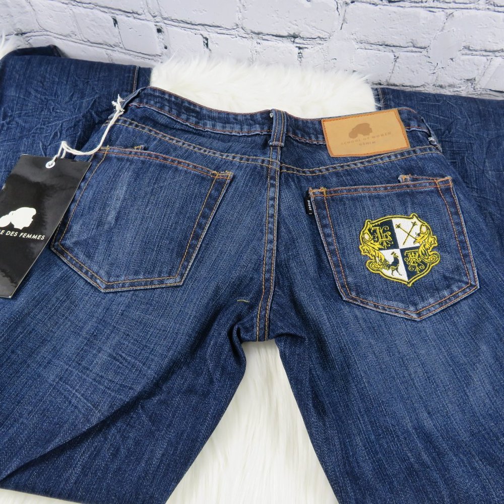NWT - Women's Dark Wash Straight Leg Jeans - Picture 4 of 5
